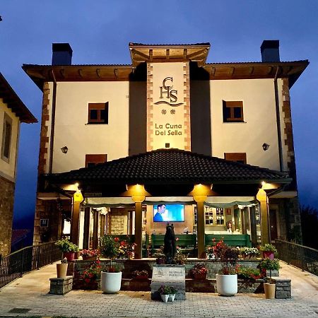 Hotel La Cuna Del Sella Oseja de Sajambre Buitenkant foto