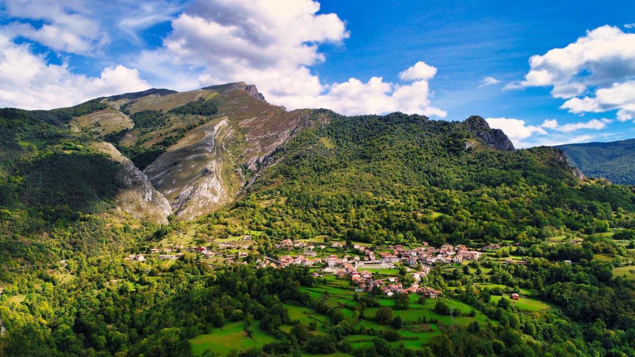 Hotel La Cuna Del Sella Oseja de Sajambre Buitenkant foto