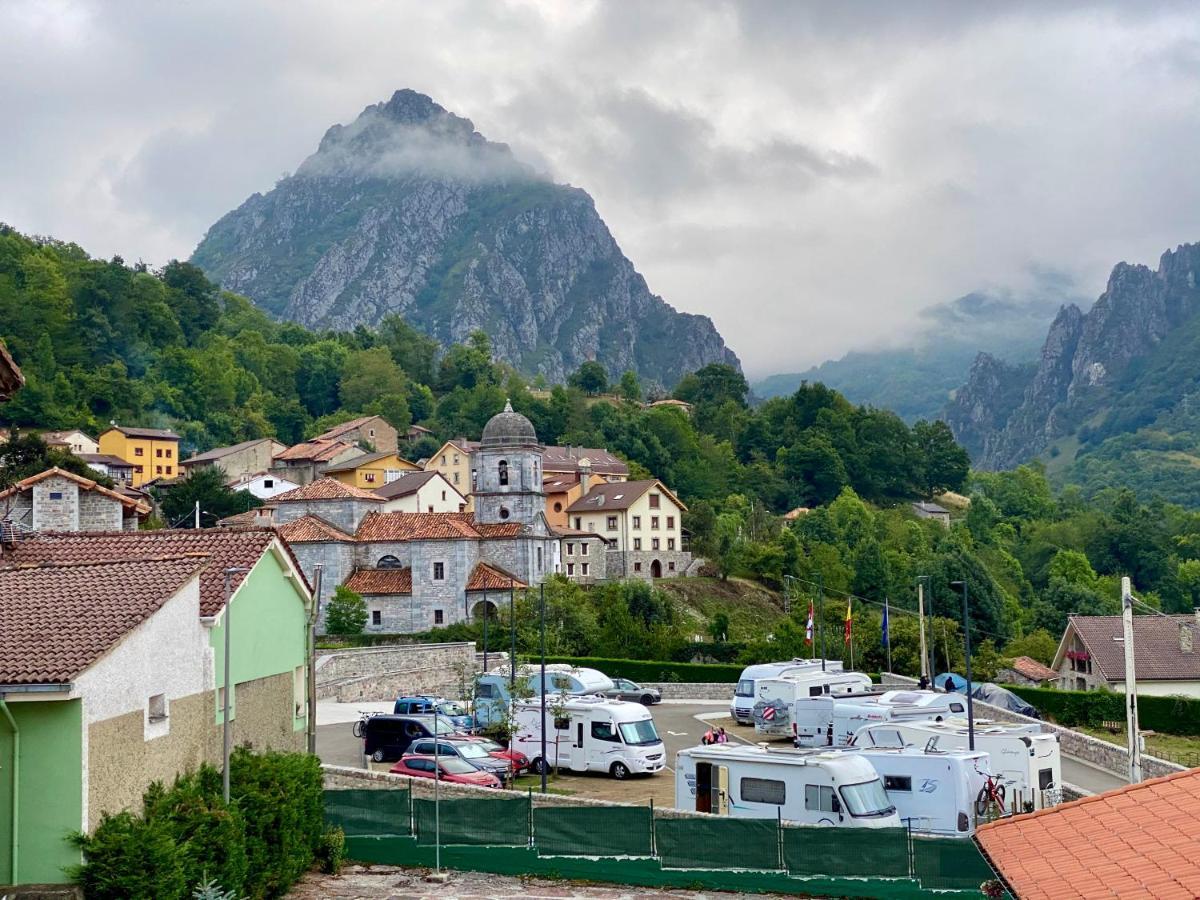 Hotel La Cuna Del Sella Oseja de Sajambre Buitenkant foto
