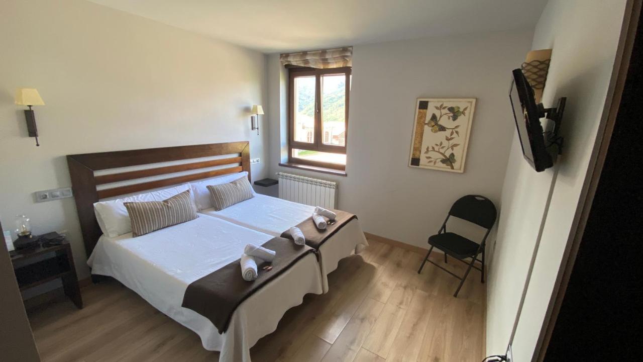 Hotel La Cuna Del Sella Oseja de Sajambre Buitenkant foto