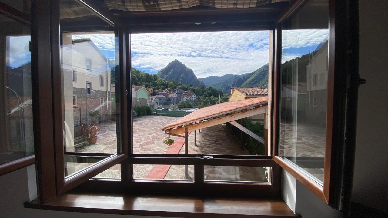Hotel La Cuna Del Sella Oseja de Sajambre Buitenkant foto