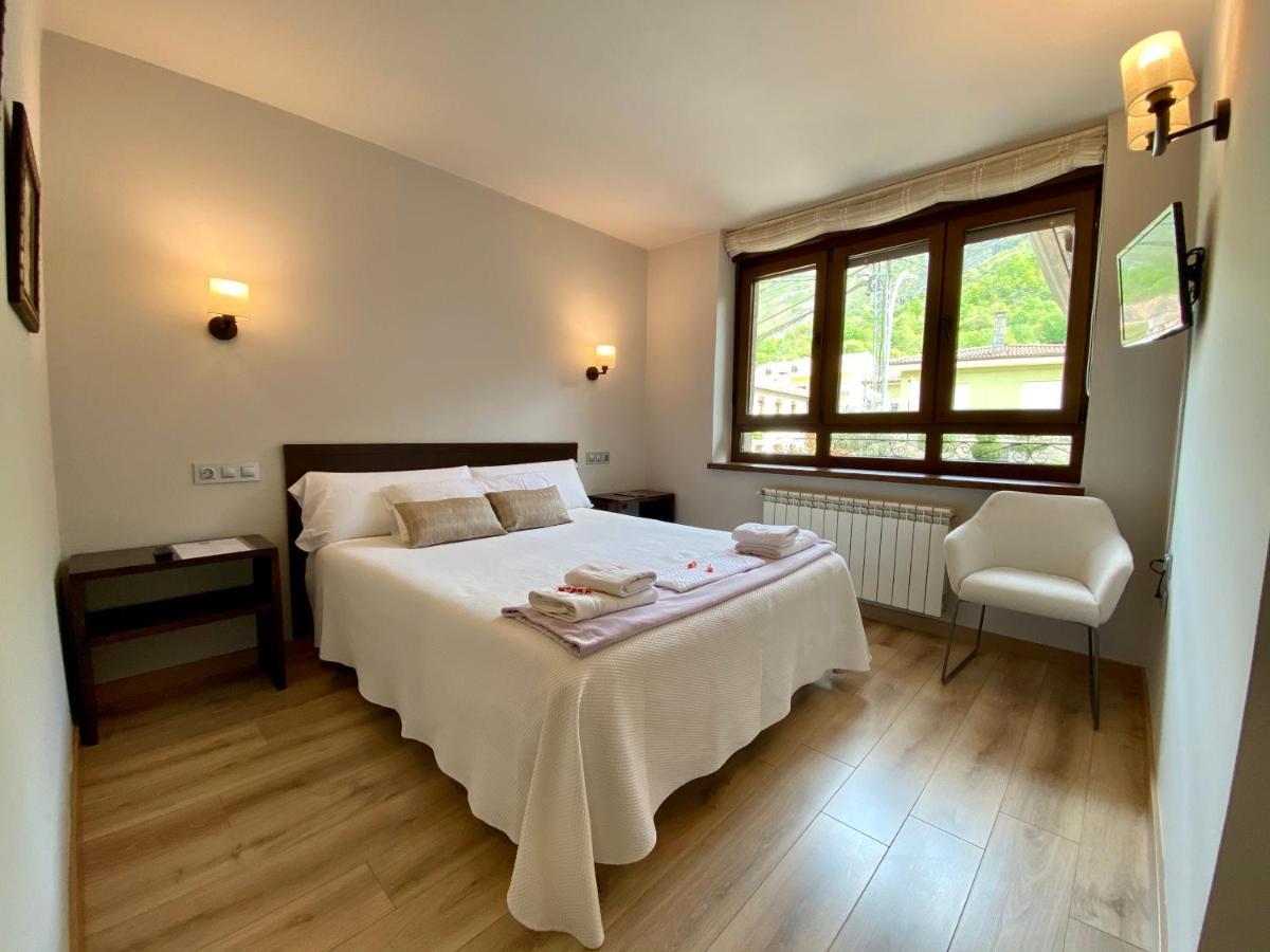 Hotel La Cuna Del Sella Oseja de Sajambre Buitenkant foto