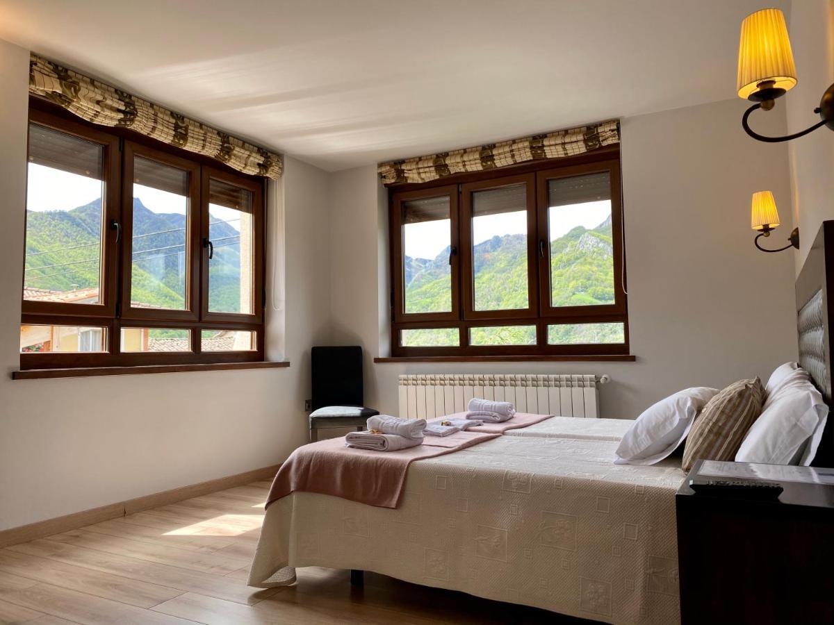 Hotel La Cuna Del Sella Oseja de Sajambre Buitenkant foto