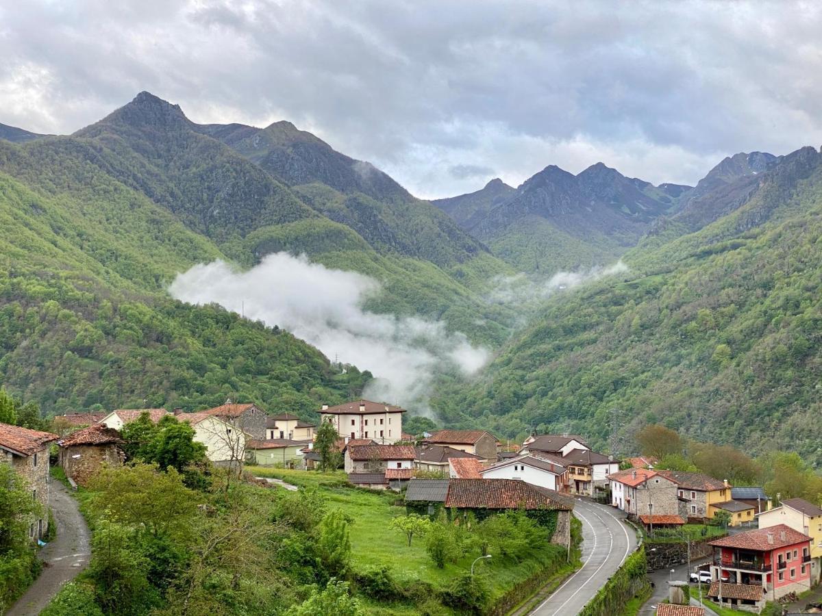 Hotel La Cuna Del Sella Oseja de Sajambre Buitenkant foto