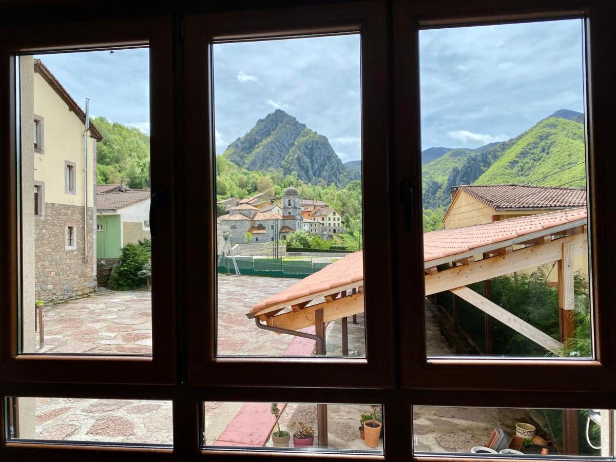 Hotel La Cuna Del Sella Oseja de Sajambre Buitenkant foto